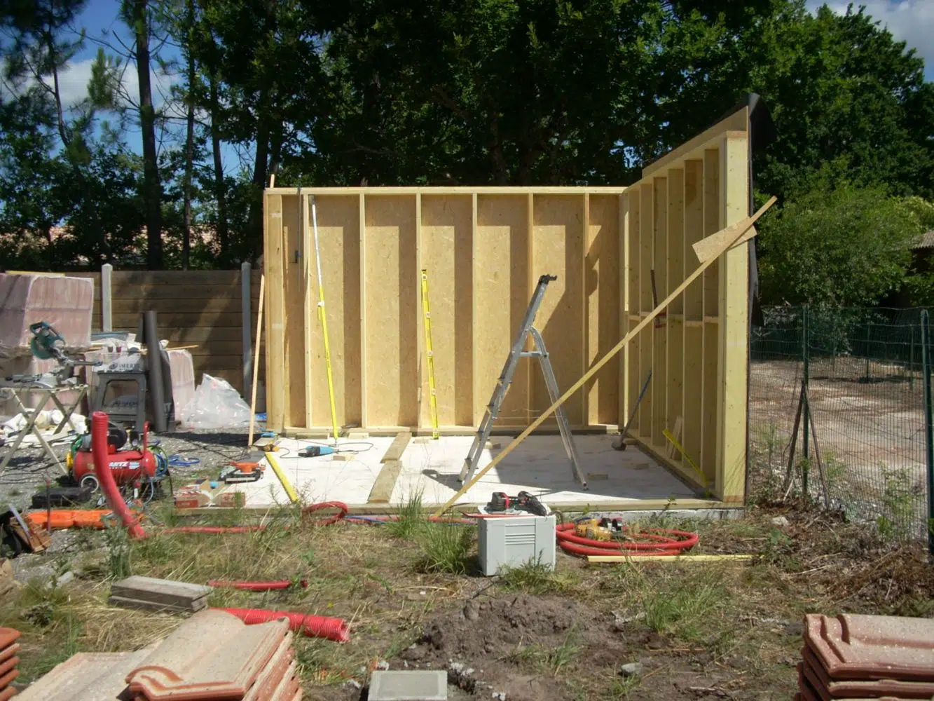 Avantages d'un garage en bois dans le jardin