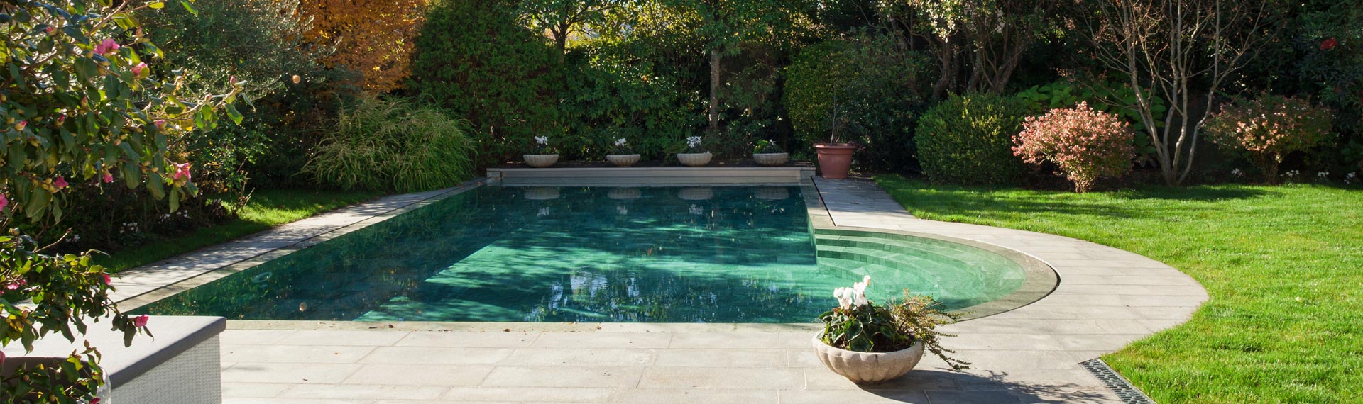 piscine et jardin